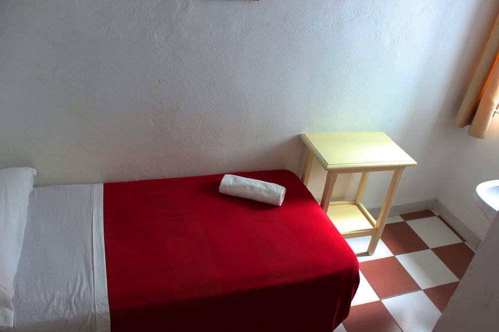 Hostal Lis إشبيلية المظهر الخارجي الصورة